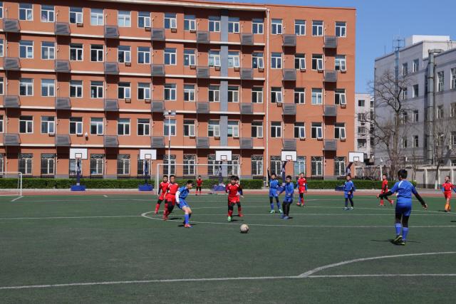 小萨32+21国王险胜鹈鹕3连胜 绿军大胜活塞